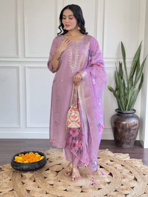 AAROHI Women Embroidered CHANDERI & Jacquard Butti DUPAATA SET