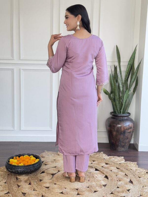 AAROHI Women Embroidered CHANDERI & Jacquard Butti DUPAATA SET - Image 2