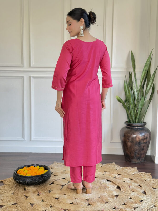 AVISHA EMBROIDERY GADHAVAL KURTI SET - Image 2