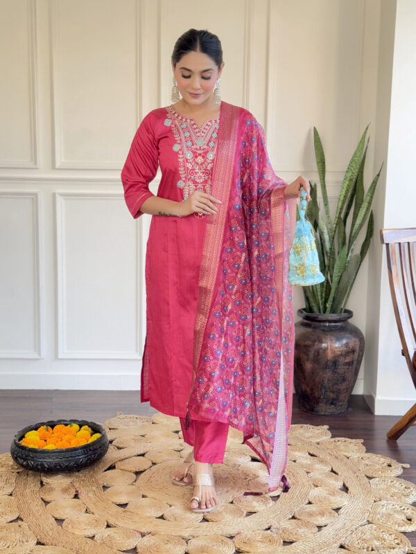 AVISHA EMBROIDERY GADHAVAL KURTI SET - Image 7