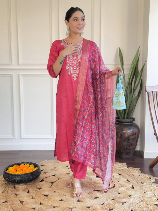 AVISHA EMBROIDERY GADHAVAL KURTI SET - Image 5